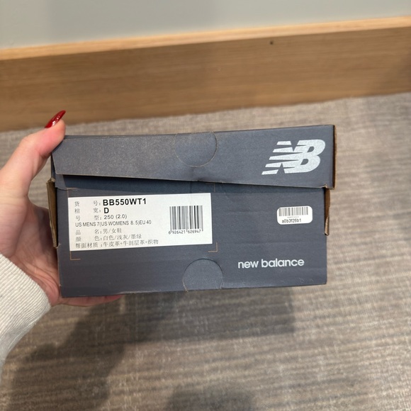 New Balance 550 in white green - Picture 9 of 9